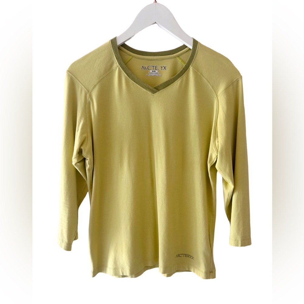 arcteryx women’s 3/4 sleeve top M